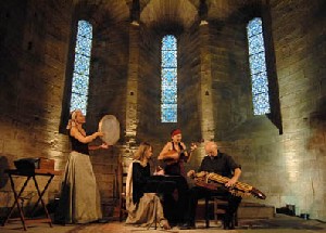 Les Troubadours chantent l’art roman. Les Troubadours chantent l’art roman.