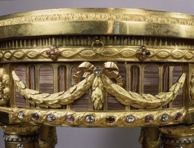 Détail de la table de Teschen (1779), de Johann Christian Neuber © Gianni Dagli Orti / The Art Archive / The Picture Desk Détail de la table de Teschen (1779), de Johann Christian Neuber © Gianni Dagli Orti / The Art Archive / The Picture Desk