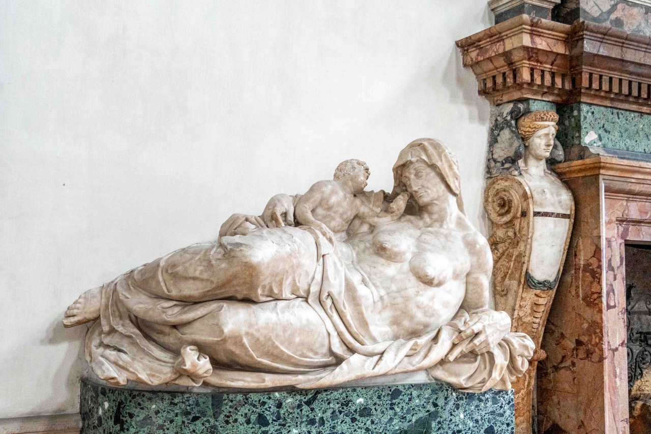 ROME - Début des travaux de restauration de la cheminée et des statues du salon d’Hercule au Palais Farnèse