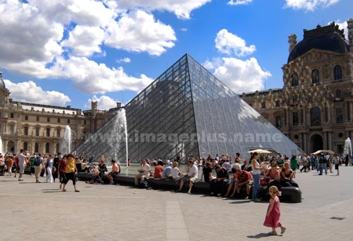 002-Cour du Louvre-A.jpg